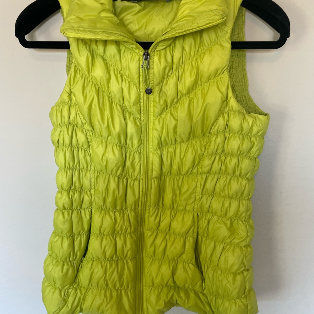 Athleta Womens Neon Green Puffer Vest